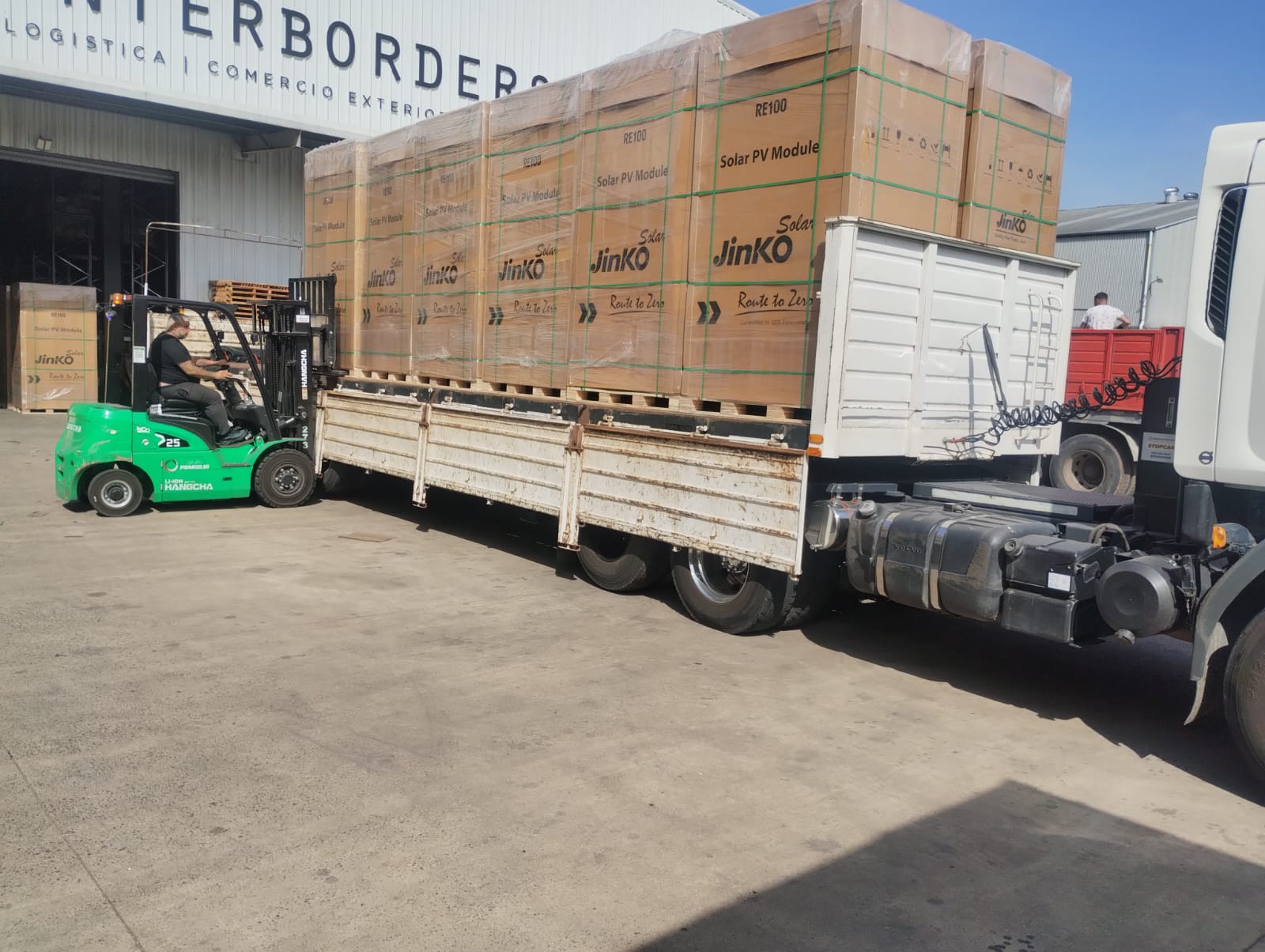 Depósito y patio de operaciones Transporte Pipes